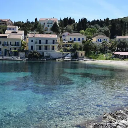 Reginas & Apartments- Fiscardo View דירה *