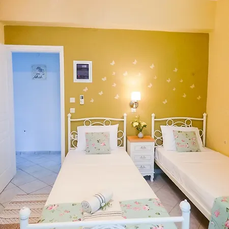 Reginas & Apartments- Fiscardo View פיסקרדו
